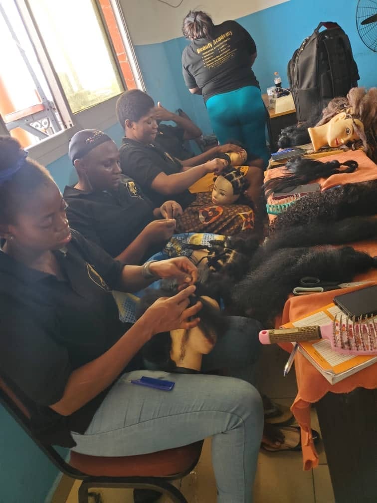 Séance de formation dans un institut de beauté